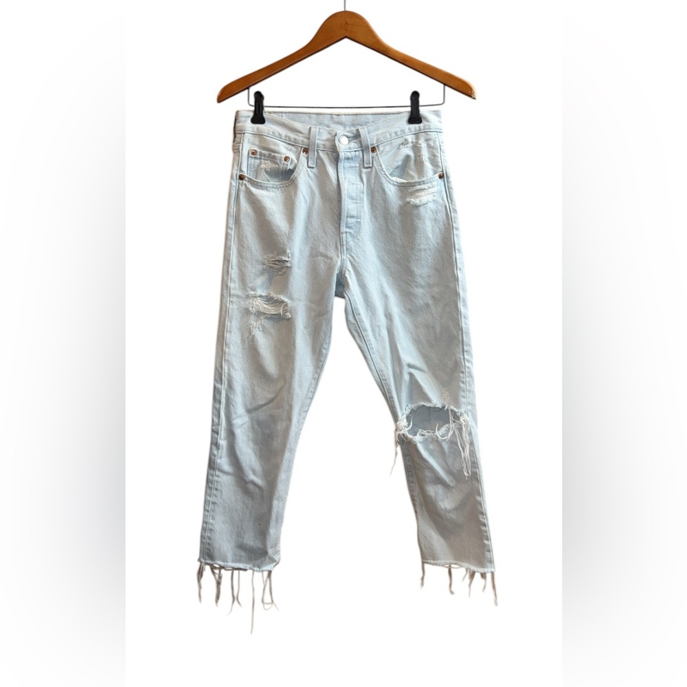 Levi’s skinny women’s distressed cropped light was jeans size 26